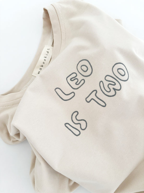 Create your individual (birthday) oversize shirt - light sand